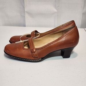 Women's Softspots Mary Jane Brown shoes NWOT Sz. 7.5W